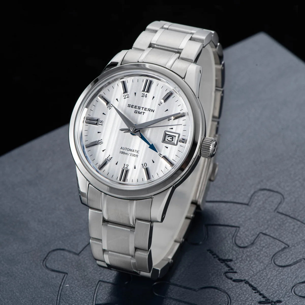 Seestern Heritage GMT – Automatic
